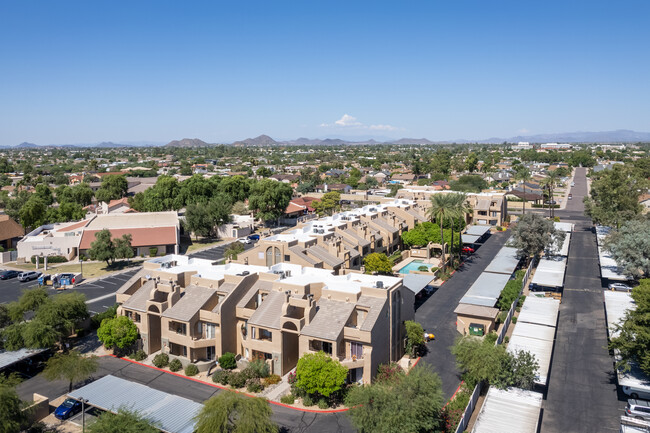 Rancho Mirada Condominiums in Phoenix, AZ - Building Photo - Building Photo