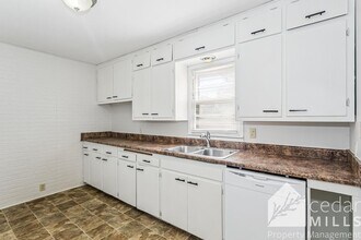 1001 W Meikle Rd in Wichita, KS - Building Photo - Building Photo