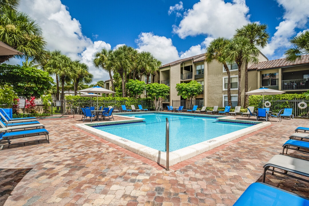 Boca Colony in Boca Raton, FL - Foto de edificio
