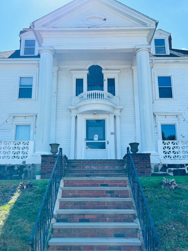 58 Leicester St, Unit 2