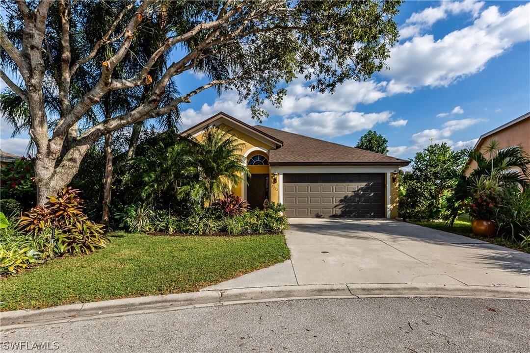 2722 Branch Ln in Naples, FL - Building Photo