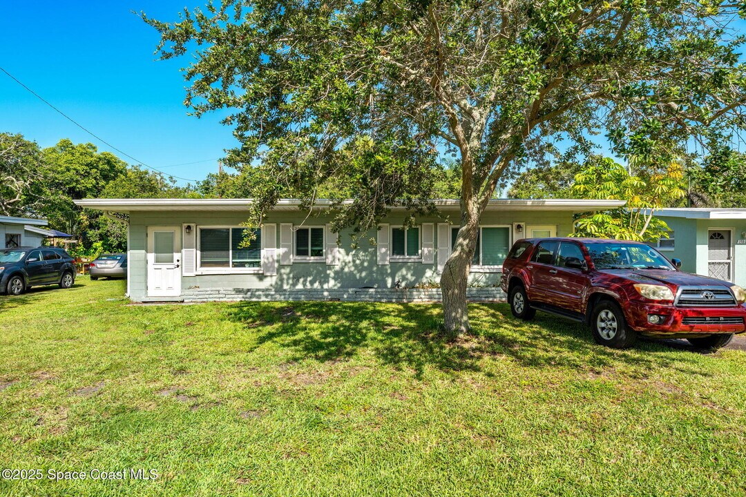 146 Cedar Ave in Cocoa Beach, FL - Building Photo