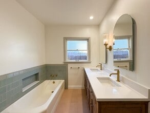 2315 N Flower St in Santa Ana, CA - Building Photo - Building Photo