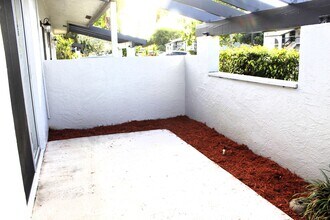 5620 Queen Palm Ct in Delray Beach, FL - Building Photo - Building Photo