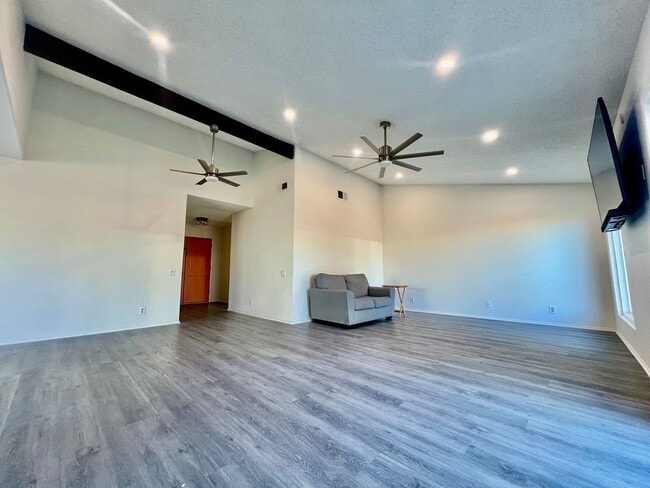 906 Arroyo Vista Dr in Palm Springs, CA - Building Photo - Building Photo