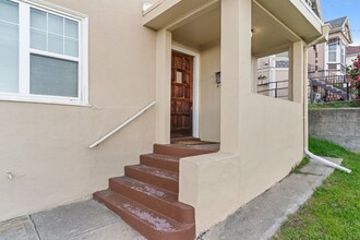 2126 E 21st St in Oakland, CA - Building Photo - Building Photo