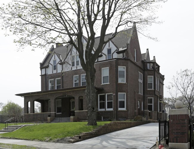 Nancy Page Residence in Minneapolis, MN - Foto de edificio - Building Photo