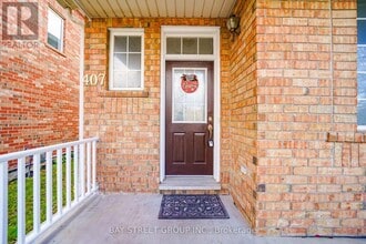 407 Hollandview Trail in Aurora, ON - Building Photo - Building Photo