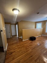 24 Farrington Ave, Unit 1 Apartamentos