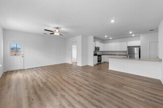392 Low Pasture Trl in Maxwell, TX - Building Photo - Building Photo