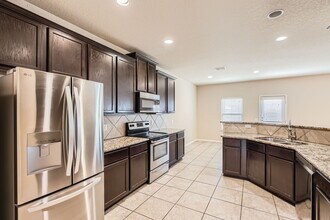 10427 Ashbury Creek in San Antonio, TX - Building Photo - Building Photo