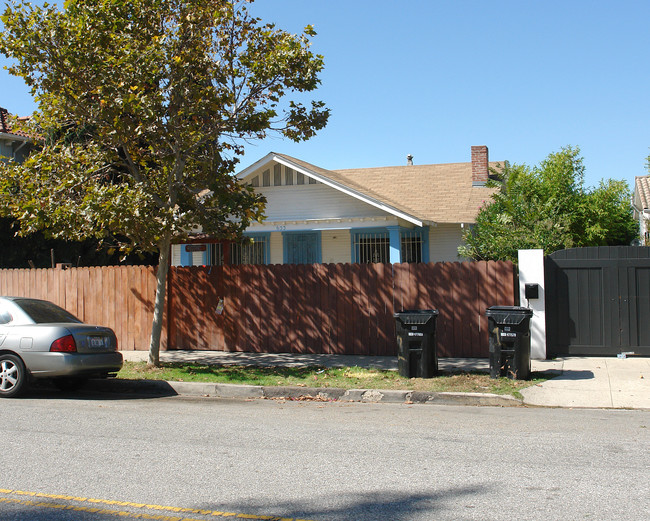 631-633 Parkman Ave in Los Angeles, CA - Foto de edificio - Building Photo