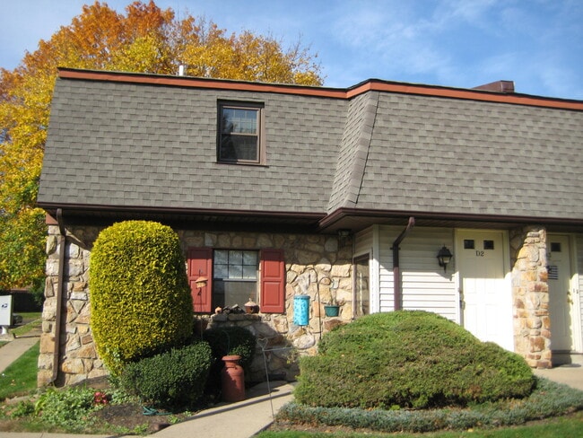 440 S State St, Unit F6, Unit D2