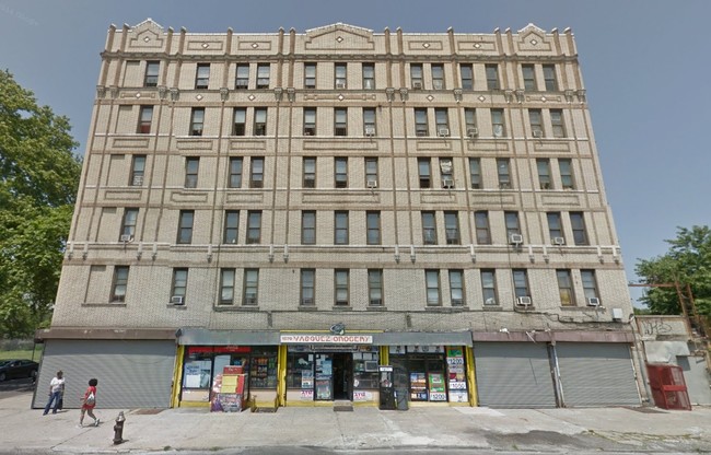 1490 Crotona Park E in Bronx, NY - Building Photo - Building Photo