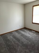 2006 Stratford Ct in Coralville, IA - Building Photo - Building Photo