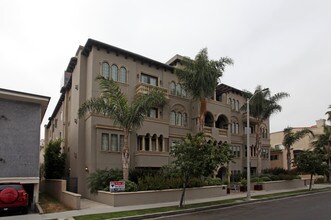 11738 Kiowa Ave in Los Angeles, CA - Foto de edificio - Building Photo