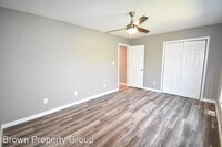 867 Fredonia Dr photo'