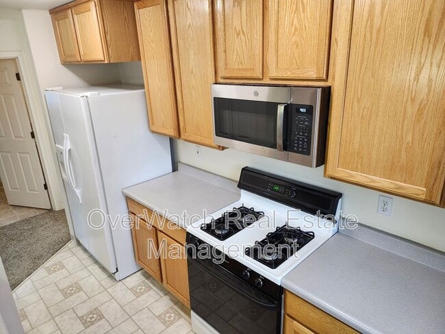 705 Pearl Dr in Anchorage, AK - Building Photo - Building Photo