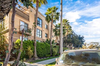 La Playa Court in Playa Del Rey, CA - Building Photo - Building Photo