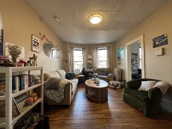 30 Symphony Rd, Unit 7