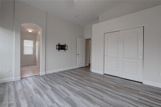 9133 Forest Willow Ave in Las Vegas, NV - Foto de edificio - Building Photo