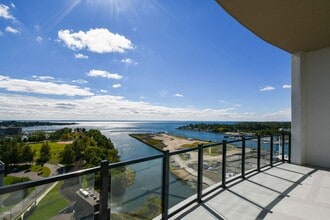 Anthem @ Harbor Point in Stamford, CT - Foto de edificio - Building Photo