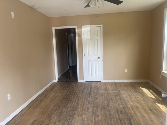 5165 Washington Ave in Baton Rouge, LA - Foto de edificio - Building Photo