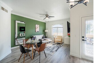 2155 S 55th St in Tempe, AZ - Foto de edificio - Building Photo