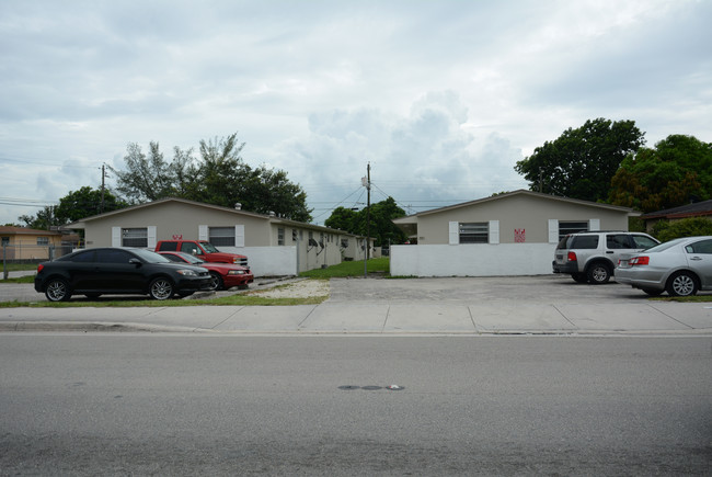 Pris Apartments in Opa Locka, FL - Building Photo - Building Photo