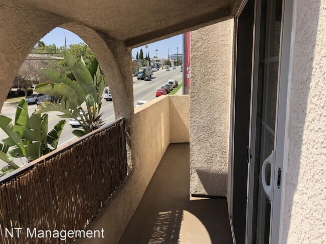 3730 S Sepulveda Blvd-Unit -Apt. 207 in Los Angeles, CA - Building Photo - Building Photo