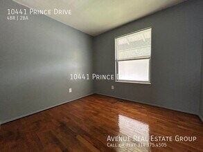 10441 Prince Dr in St. Louis, MO - Building Photo - Building Photo