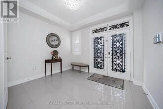 43 Swanton Rd in Brampton, ON - Building Photo - Building Photo