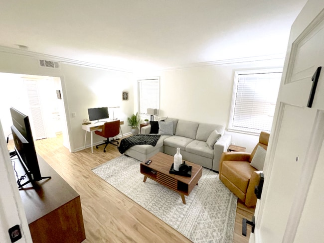 property at 6 W 51st St