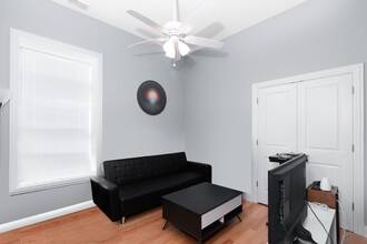 2124 S Halsted in Chicago, IL - Building Photo - Building Photo