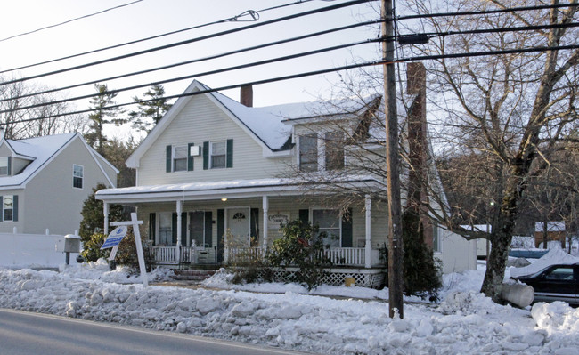 89 Main St in Raymond, NH - Building Photo - Building Photo