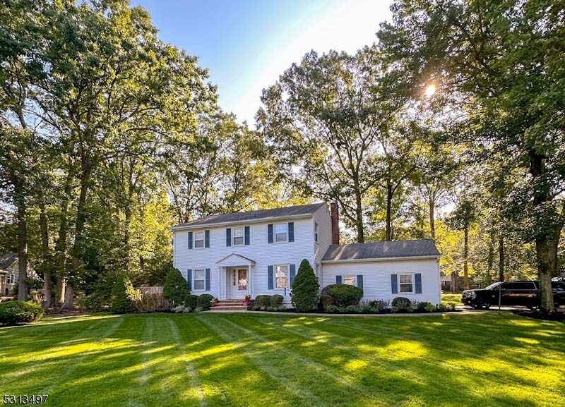 35 Symor Dr in Morristown, NJ - Building Photo