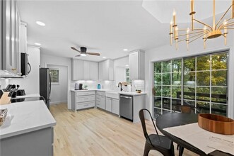 5 Dunvegan Ln in Bella Vista, AR - Foto de edificio - Building Photo