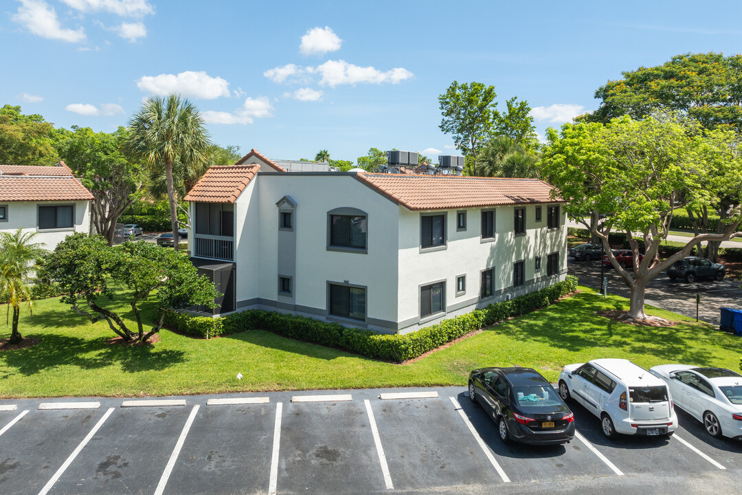 Mission Viejo Condos in Boca Raton, FL - Foto de edificio