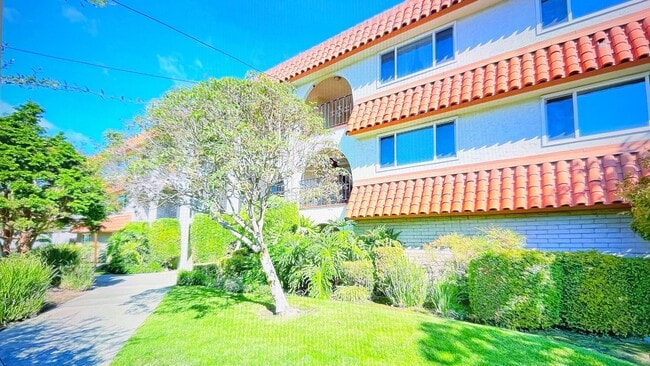 property at 2133 Santa Clara Ave