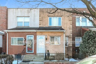 1004 Oregon Ave in Philadelphia, PA - Building Photo