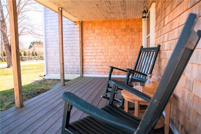 127 Willow Ave in Little Compton, RI - Building Photo - Building Photo