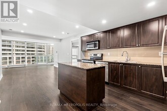 209-209 Fort York Blvd in Toronto, ON - Building Photo - Building Photo
