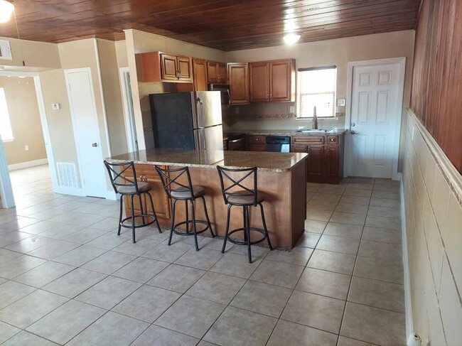 327 Lee Ave, Unit 327