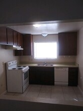3604 Micheli Ct in Bakersfield, CA - Building Photo - Building Photo