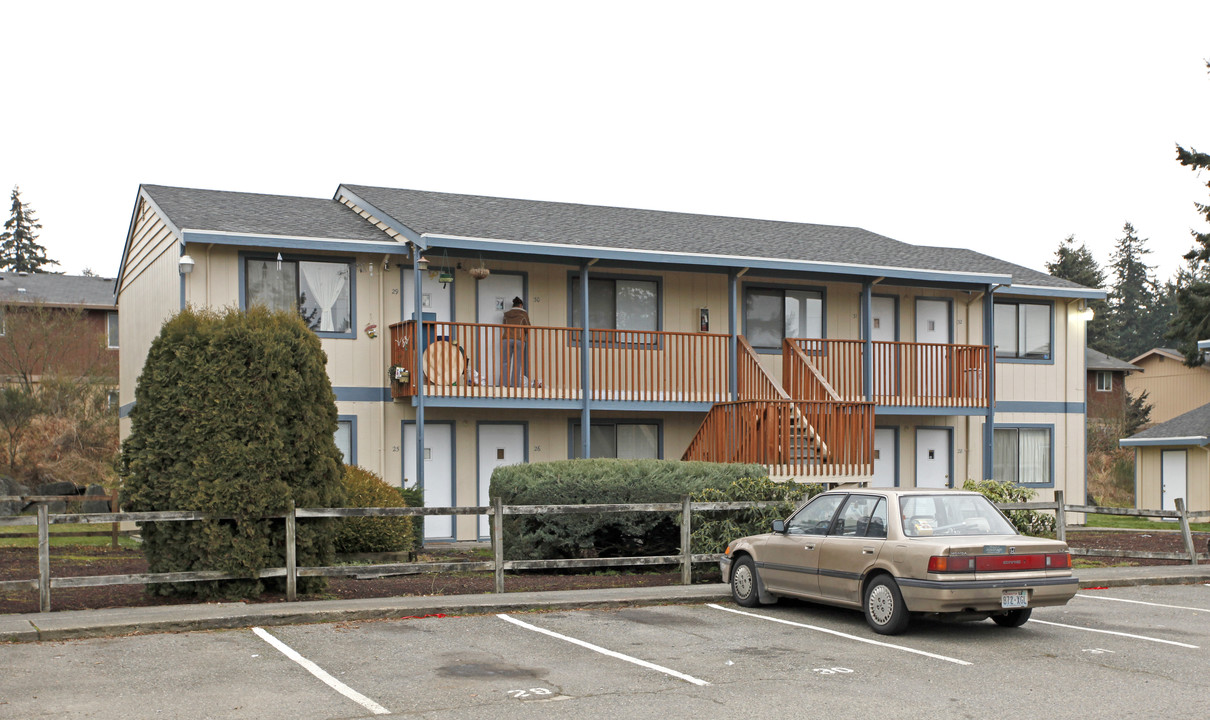 Western Terrace in Lakewood, WA - Building Photo