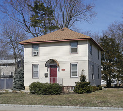 132 E Pulaski Rd in Huntington Station, NY - Building Photo - Building Photo