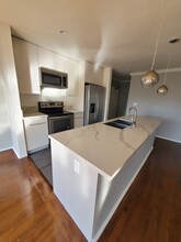 833 S Bedford St in Los Angeles, CA - Foto de edificio - Building Photo