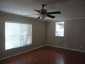 622 Cape Cod Cir in Valrico, FL - Building Photo - Building Photo