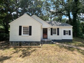 2261 Alameda Cove in Memphis, TN - Building Photo