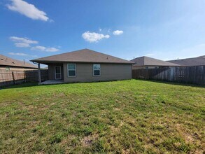 213 Camellia Dr in Hutto, TX - Building Photo - Building Photo